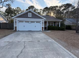 419 Ridgeway Dr, Sneads Ferry, NC 28460