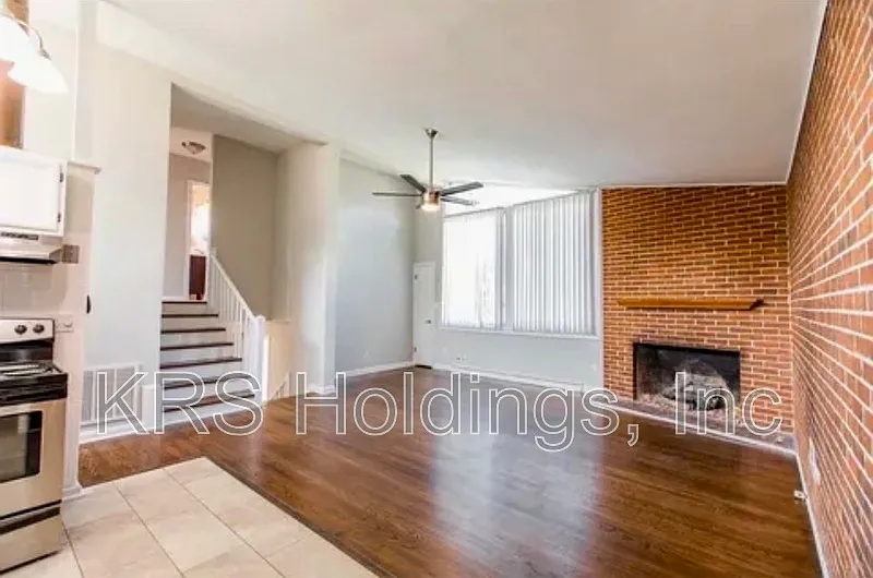 4 bed, 2.0 bath, 1800 sqft, $2,095 — Photo 2