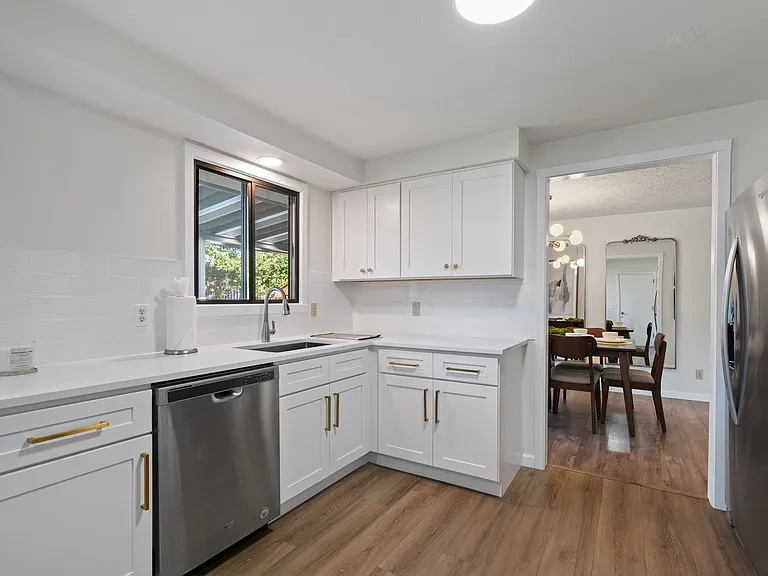 16016 NE 33rd Ave — Photo 18