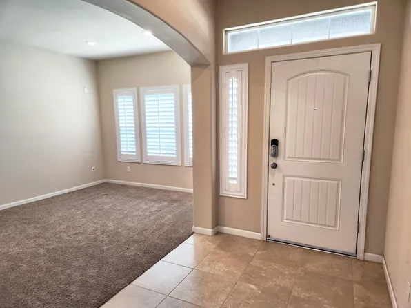 13710 Onyx Night Dr, Bakersfield, CA 93314