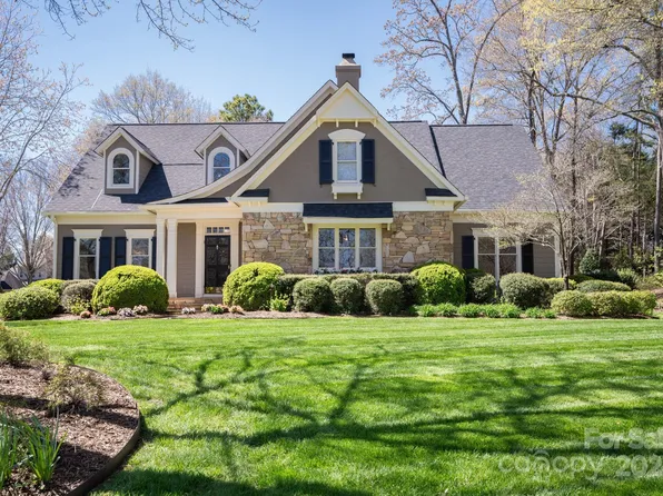 843 Kings Crossing Dr NW, Concord, NC 28027