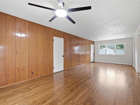 4th image of 1208 W 33rd St