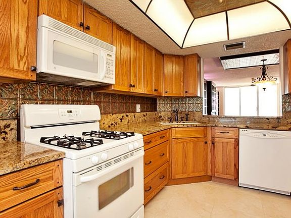 3rd image of 6060 Shore Blvd S APT 604