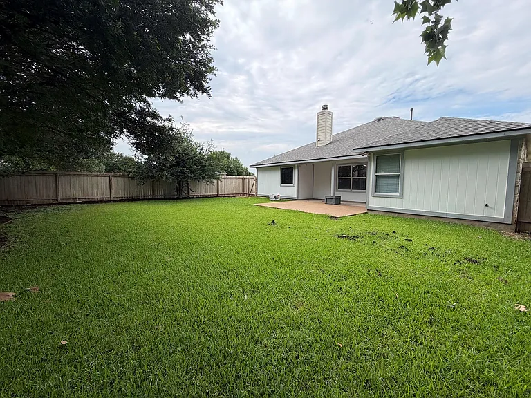 114 Newport Landing Pl — Photo 13