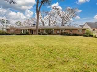 2745 Ridgewood Rd NW, Atlanta, GA 30327