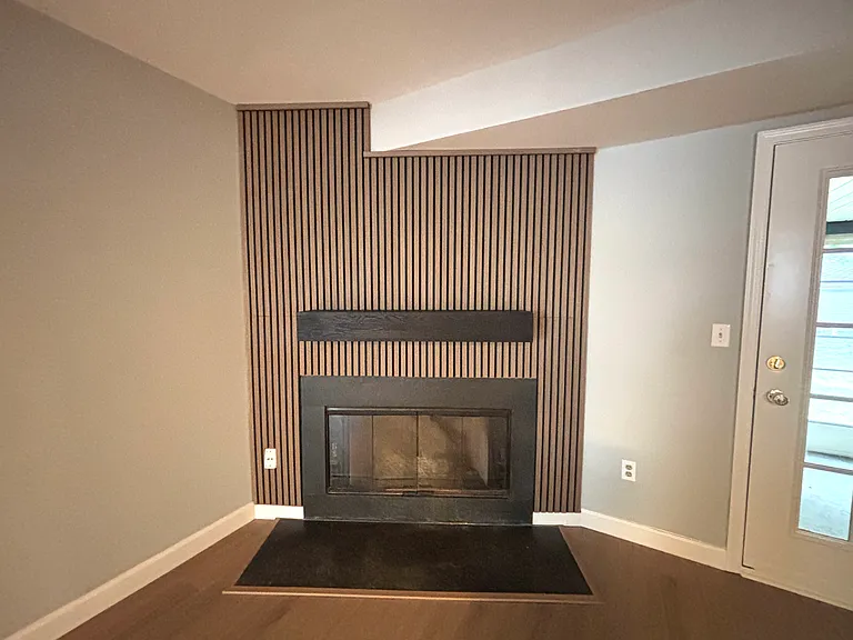 1414 Cambridge Ct — Photo 3