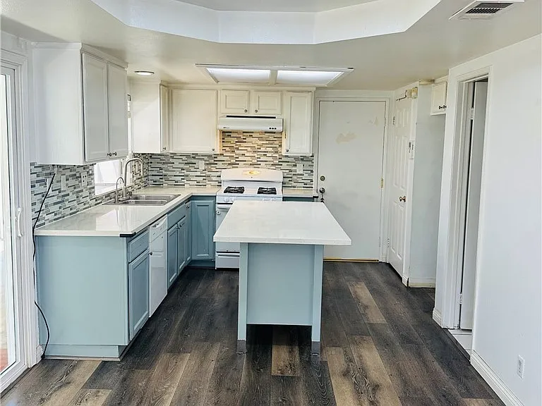 4238 La Rica Ave — Photo 4
