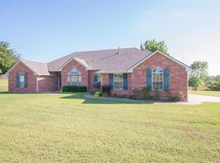 215 Lisa Ln, Guthrie, OK 73044