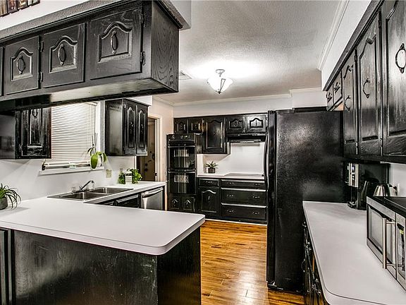 4th image of 2941 Knollwood Dr