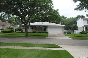 1st image of 32253 Cambridge Dr