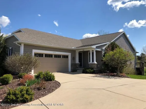 5157 Hawk Hollow Dr E, Bath, MI 48808