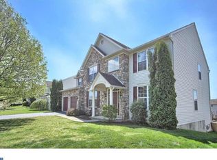419 Mountain Blvd, Wernersville, PA 19565