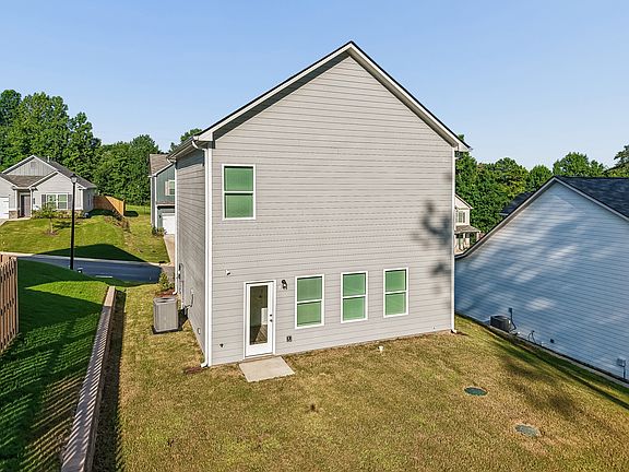 3rd image of 1017 Pinnacle Pkwy