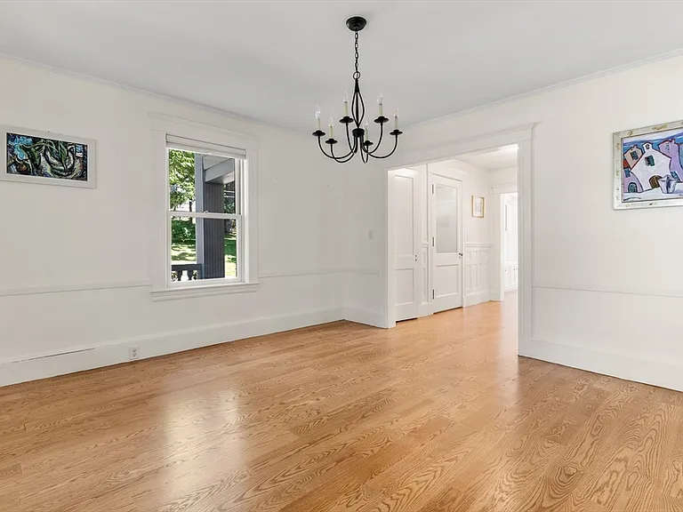 161 Highland Ave — Photo 9
