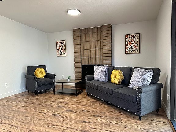 3rd image of 1125 Dartmouth Pl Room 2