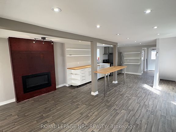 5th image of 10 Thorold Rd