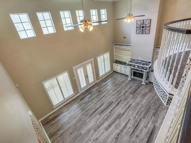 10819 Lake Windcrest — Photo 40