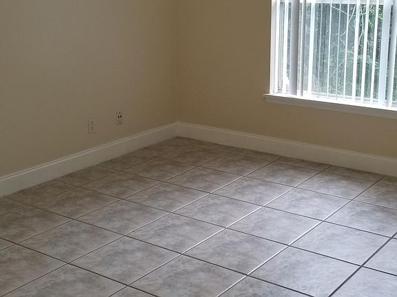 3rd image of 121 Reserve 217 Cir