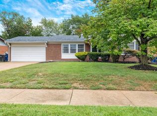 2852 Wintergreen Dr, Florissant, MO
