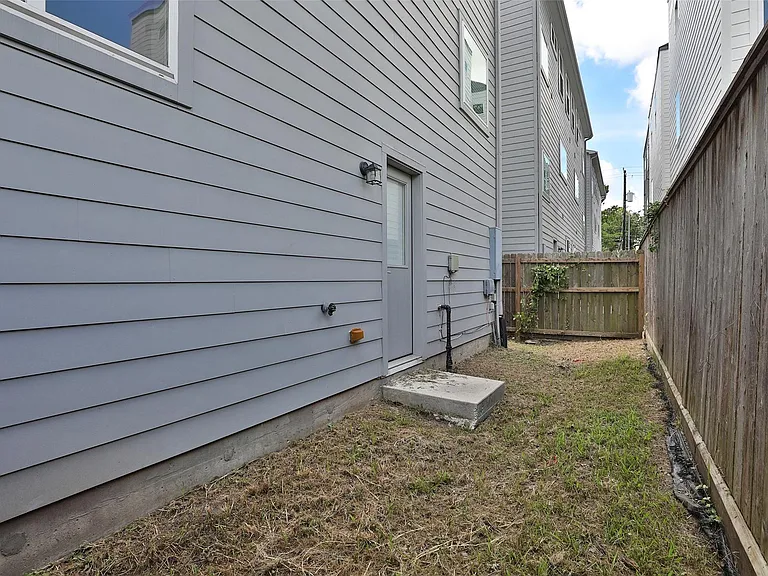 4811 Martin Oaks Ln — Photo 23
