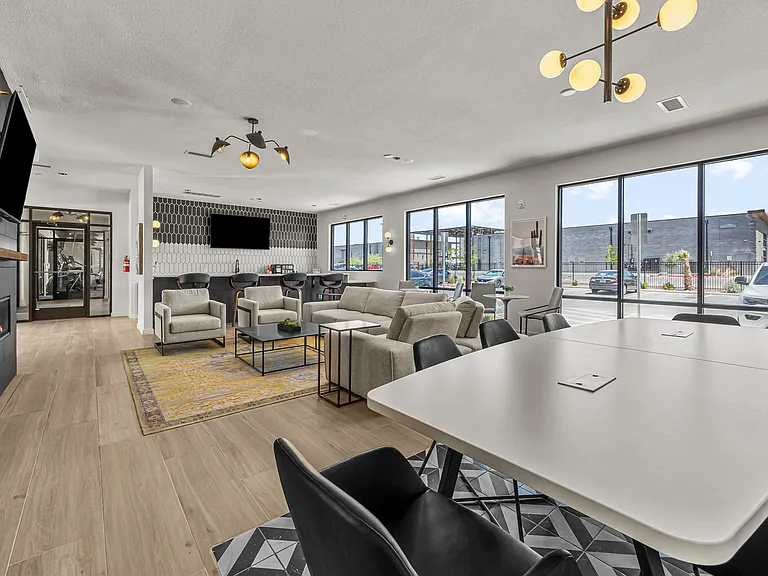 Desert Commons East — Photo 13