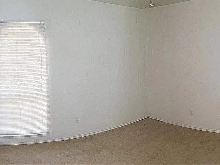 2903 Westwood Dr — Photo 16
