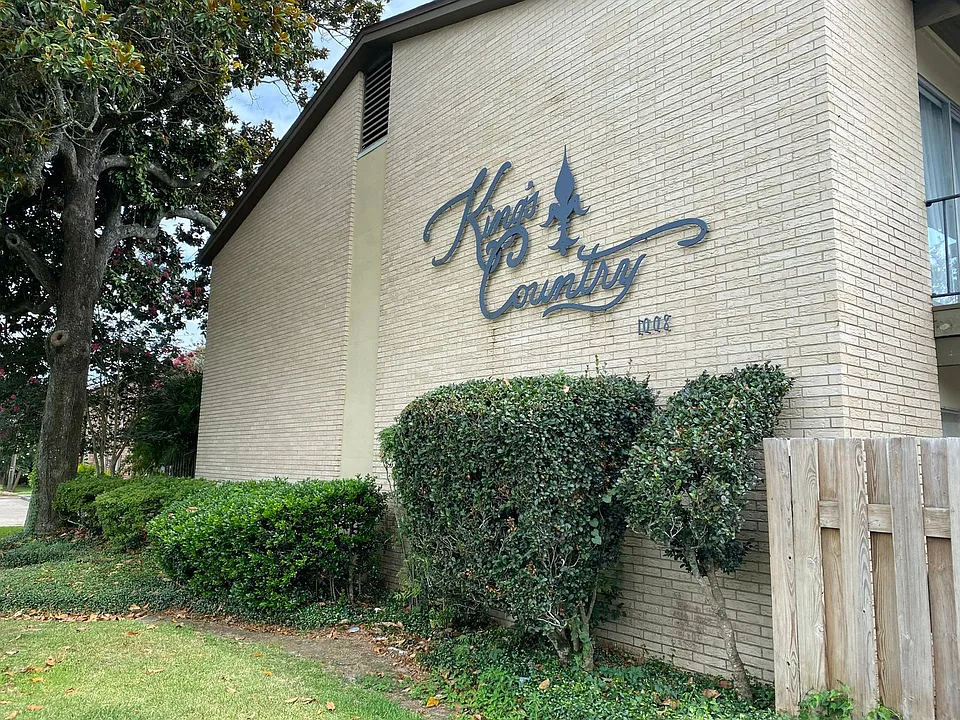 1008 S College Rd #203