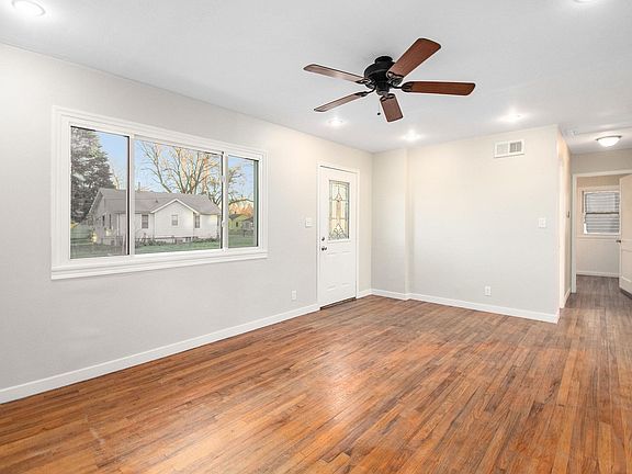 3rd image of 1003 W 29th Ave