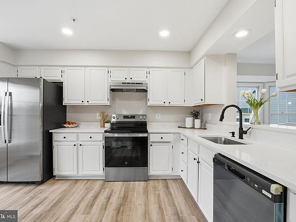 5th image of 6845 Malton Ct