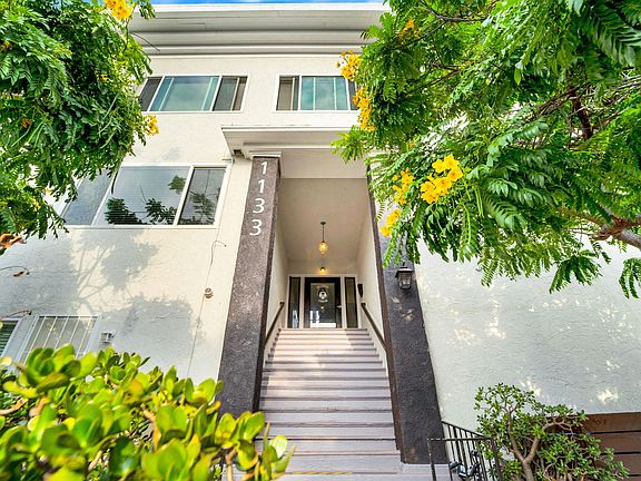 5th image of 1133 27th St #6