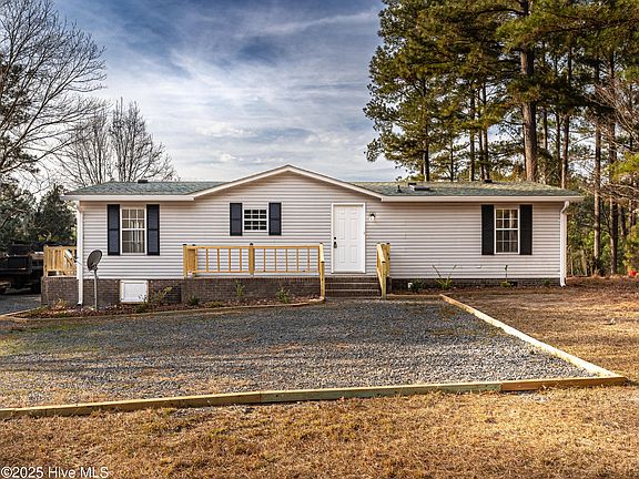 3rd image of 142 Pine Valley Lane