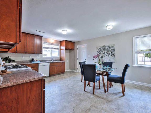 5th image of 244 Chalet Ave