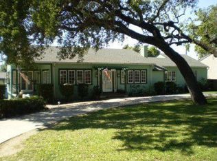 2250 New York Dr, Altadena, CA 91001