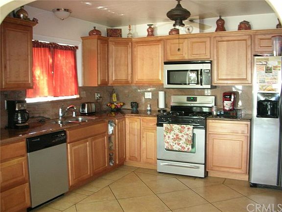 5th image of 1016 San Bernardino Ave