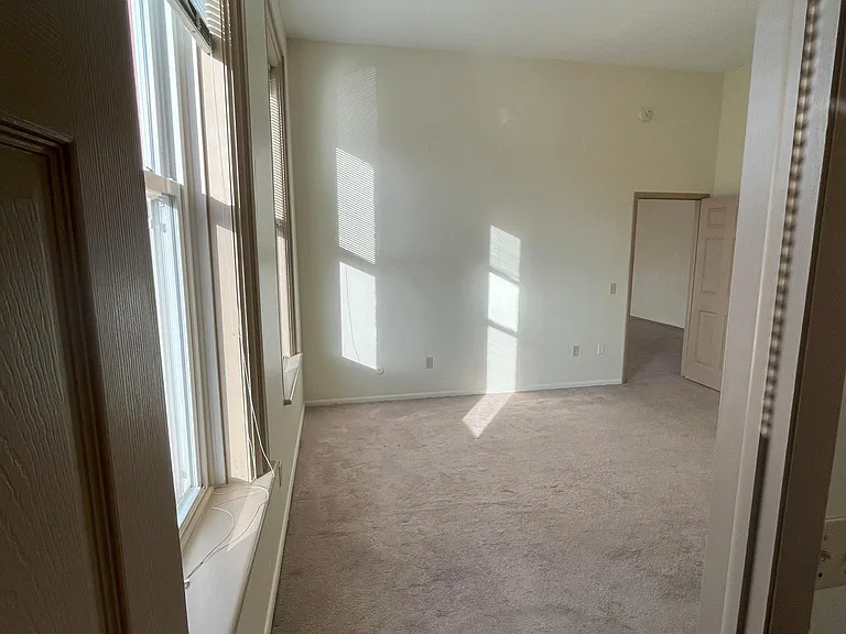 140 N Canal St #3 — Photo 7