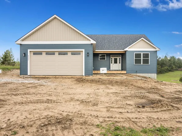 8552 S Olivia Dr, Maple City, MI 49664