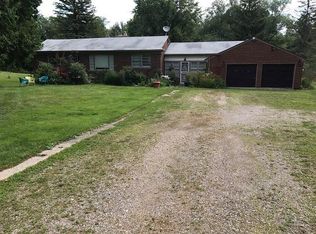 24282 Lois Ln, Southfield, MI 48075
