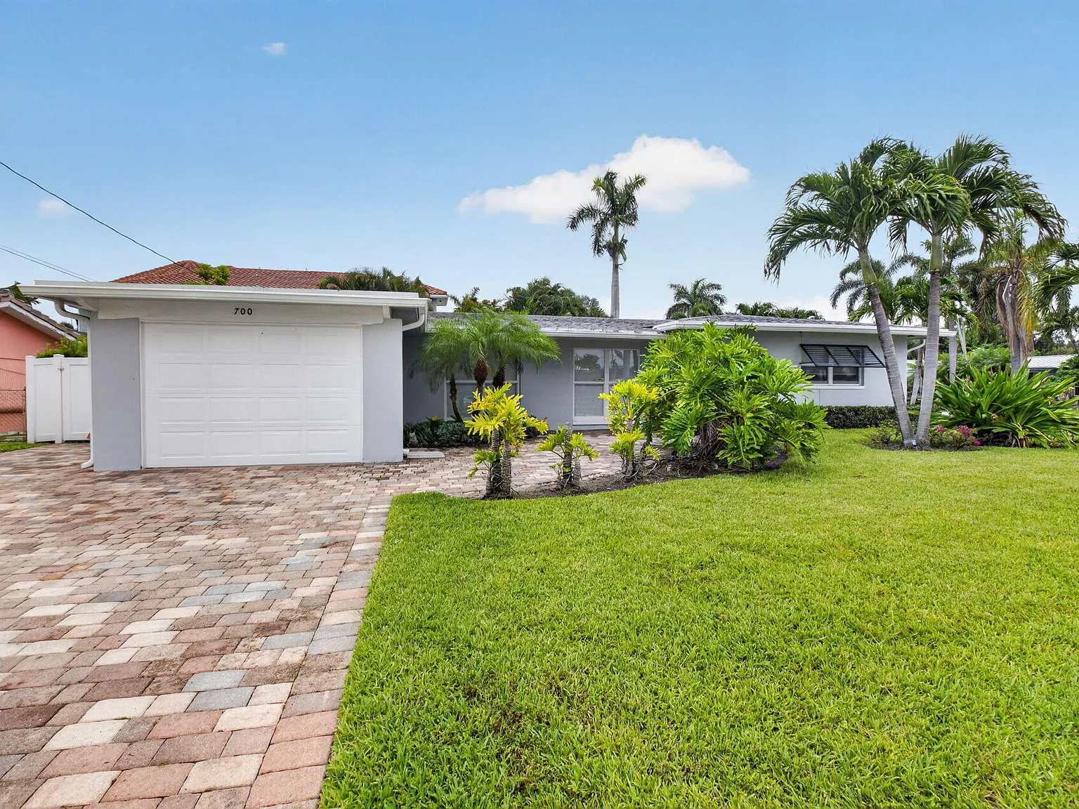 3 bed, 2.0 bath, 1765 sqft, $7,500 — Photo 2
