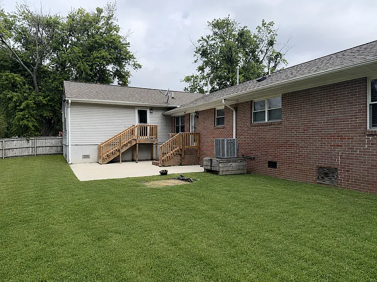 16 Inglewood Dr — Photo 30