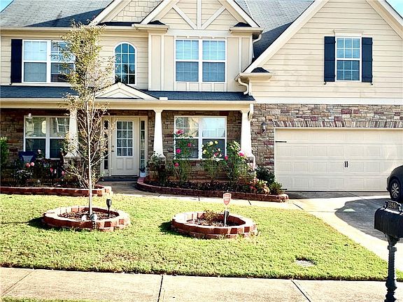 2nd image of 2256 Park Manor Ln