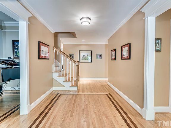 4th image of 105 Huntington Dr