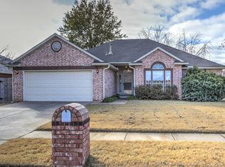 229 W Charleston St, Broken Arrow, OK 74011
