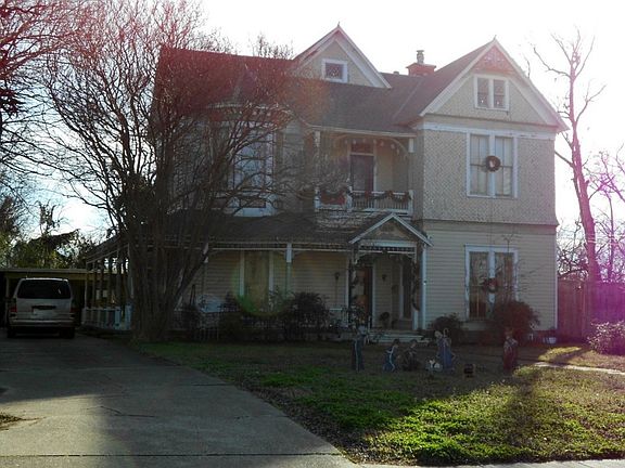 2nd image of 3619 Henry St