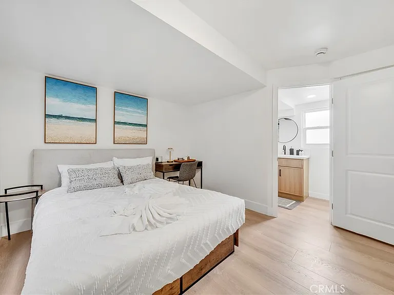 920 W Balboa Blvd — Photo 10