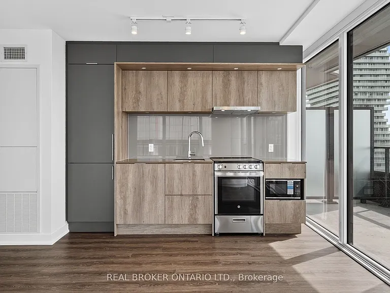 448 Burnhamthorpe Rd W #4111 — Photo 15