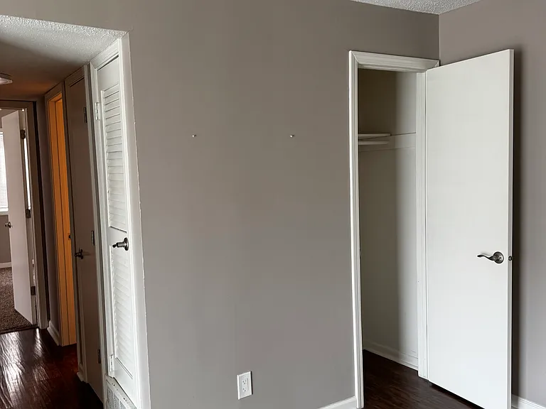 2019 Benson Gardens Blvd #6 — Photo 5