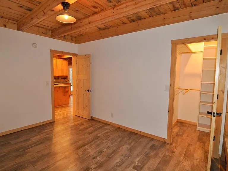 185 Grand Ave — Photo 6