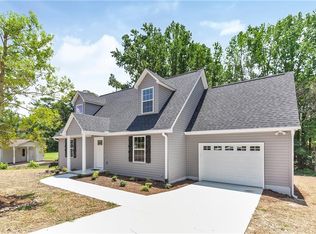 105 Roosevelt Rd, Pelzer, SC 29669