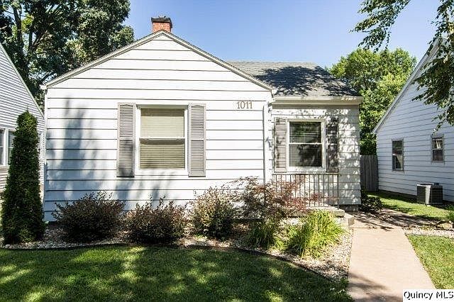 Home for Sale in Quincy, IL $117,900
