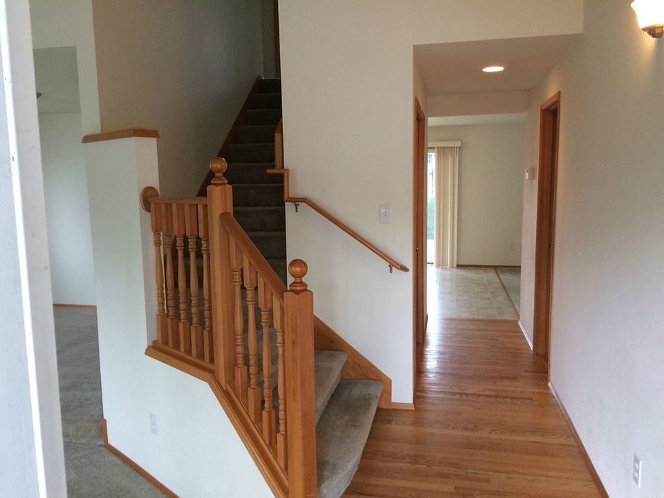 2nd image of 1825 Elma Ave NE